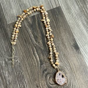 Stone beaded pendant statement necklace